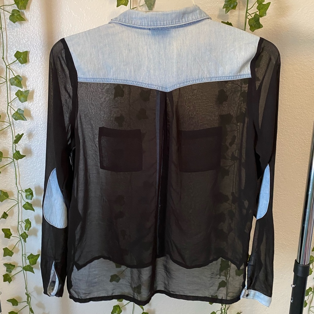 Button up - Picture 2 of 2